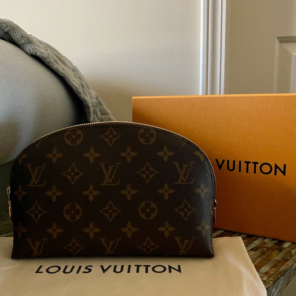 AUTHENTIC Louis Vuitton Cosmetic Pouch GM✨